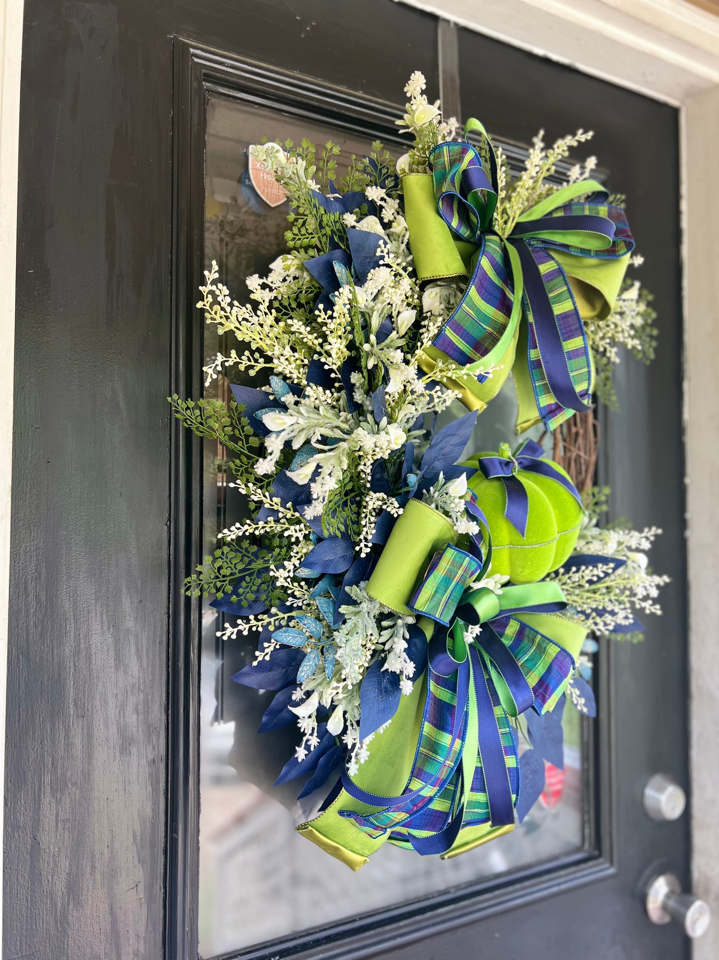 LimeGreen & Blue Grapevine