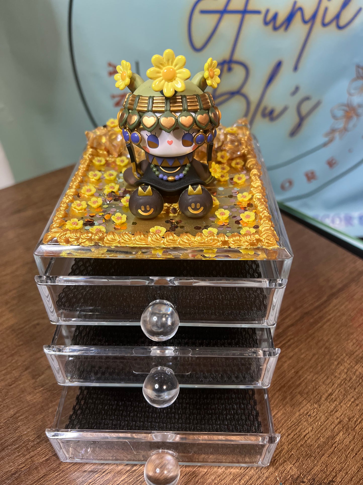 Queen Daisy